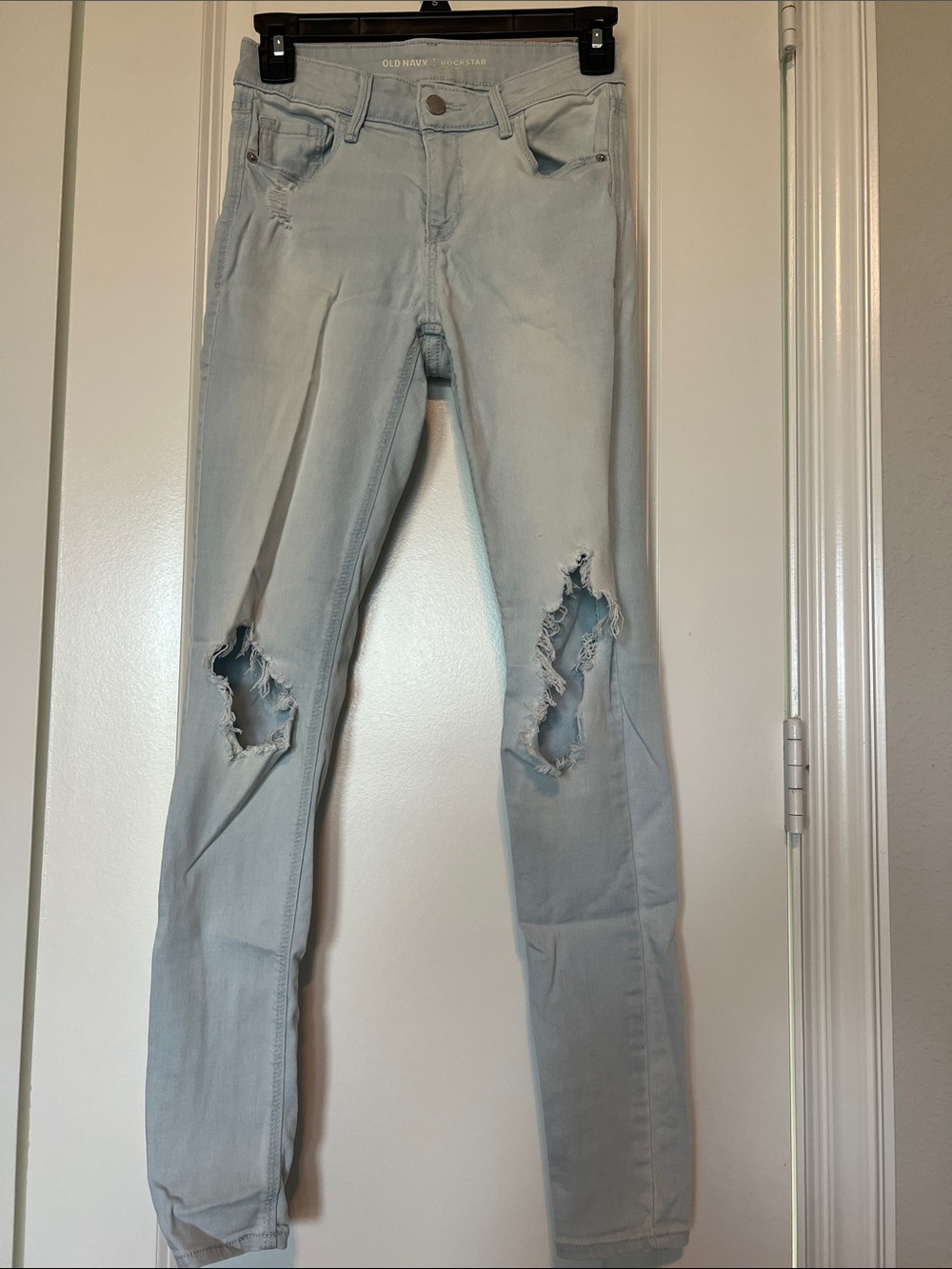 Old Navy Light Blue Distressed Skinny Jeans